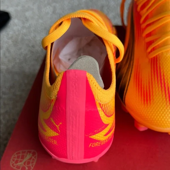 Puma Neon Orange and Black Soccer Cleats Size 6 NIB - Picture 6 of 8